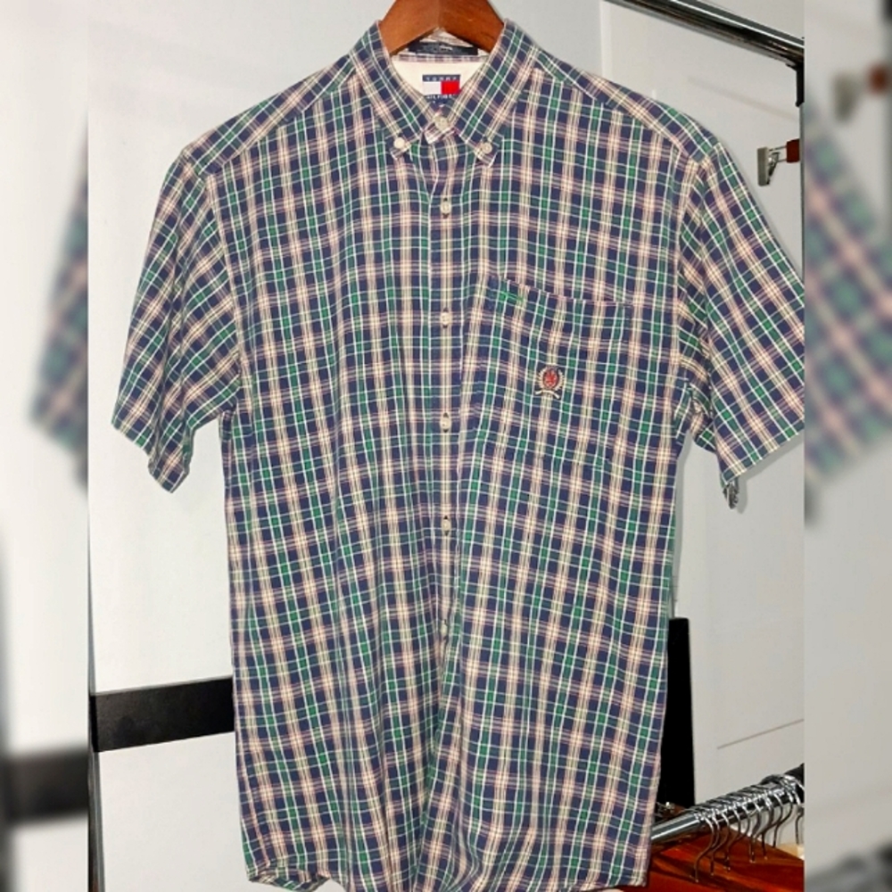 Tommy Hilfiger ( button up M )